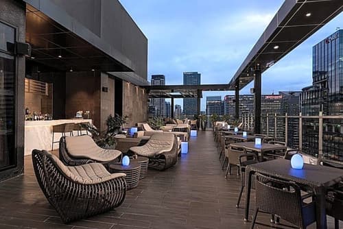 Seda Bonifacio Global City Manila, Bar (on property)