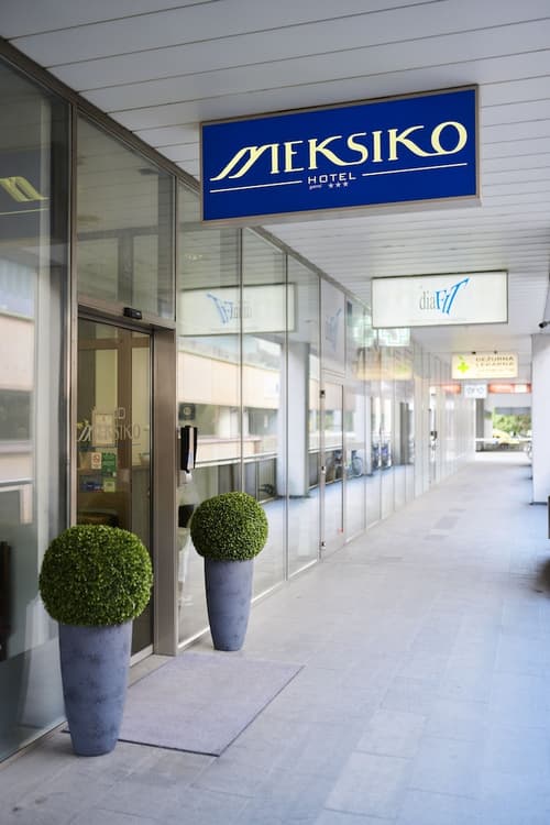 Meksiko Hotel, Primary image