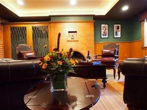 Patterson Inn, Lobby sitting area