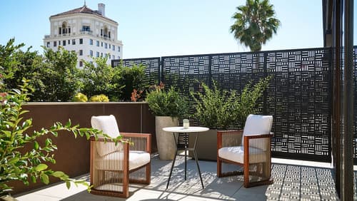 The Hollywood Grande, Autograph Collection, Terrace/patio