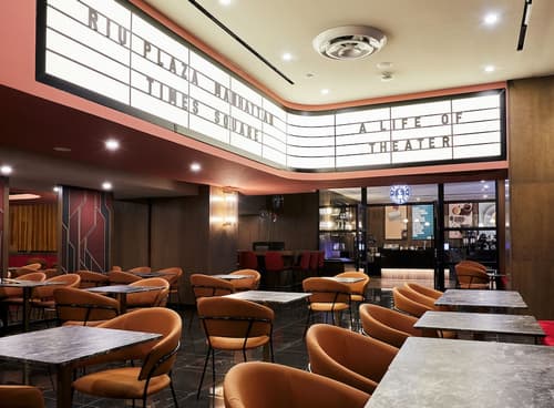 Hotel Riu Plaza Manhattan Times Square, Lobby sitting area