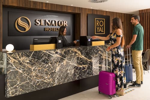 Senator Gandia Hotel, Reception