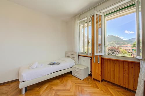 Margherita Near Lake - Family Friendly