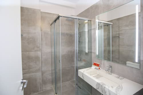 Hotel Regina Garden Vlore, Bathroom