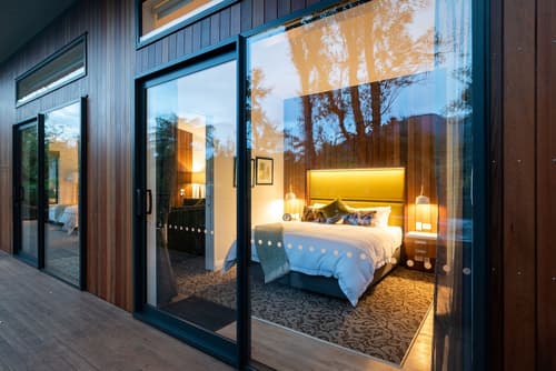 Rainforest Deluxe, Room