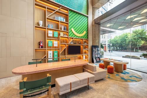 Holiday Inn Shanghai Nanjing Road by IHG