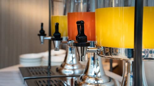 Holiday Inn Shanghai Nanjing Road by IHG