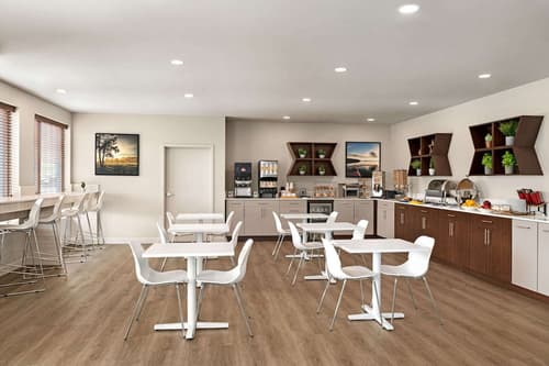 Microtel Inn & Suites by Wyndham Antigonish, Breakfast area