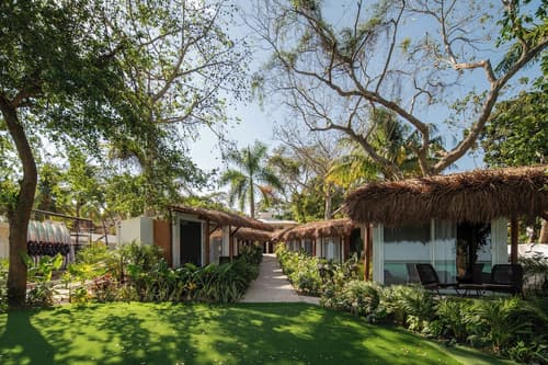 Casa Aakal Lagoon Front