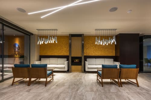 Hyperion City Hotel, Lobby