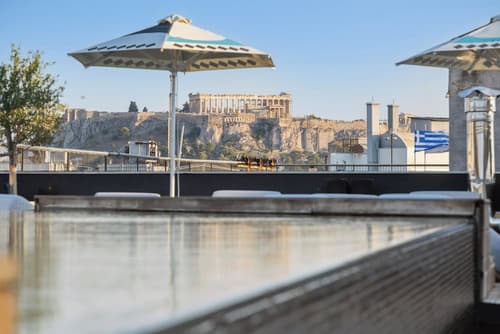 Skylark, Aluma Hotel & Resort