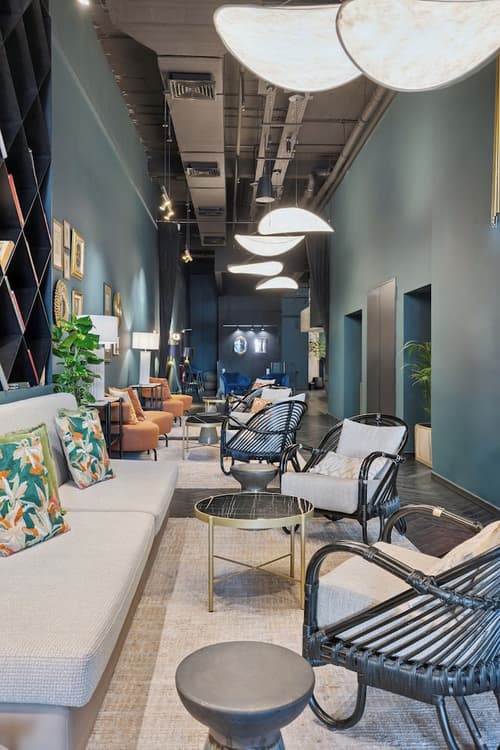 Skylark, Aluma Hotel & Resort