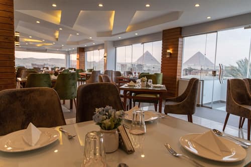 Nine Pyramids View Hotel, Primary image