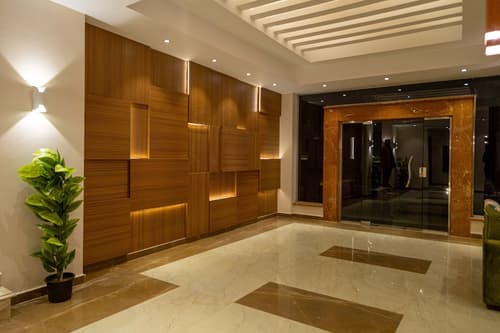 Nine Pyramids View Hotel, Interior entrance