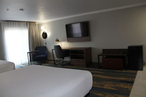 La Quinta Inn & Suites by Wyndham Yakima Downtown, Room