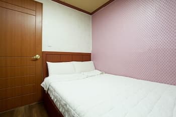 Guro City Park, Room