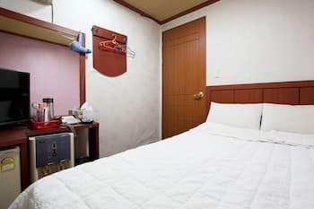 Guro City Park, Room