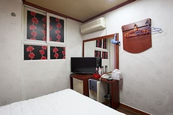 Guro City Park, Room