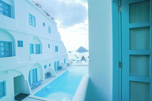 Loccal Collection Hotel