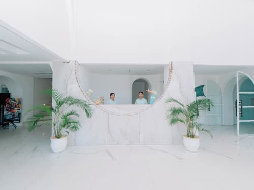 Loccal Collection Hotel, Reception