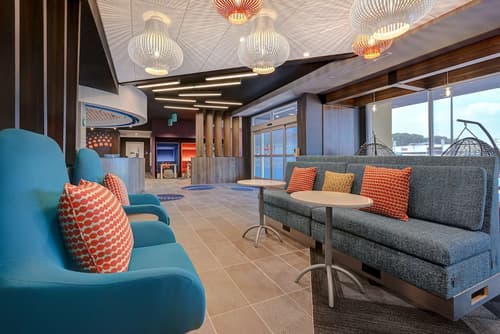 Tru by Hilton Lithia Springs, GA, Lobby