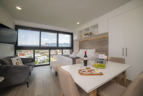 BEE Suites San Jose - Escalante