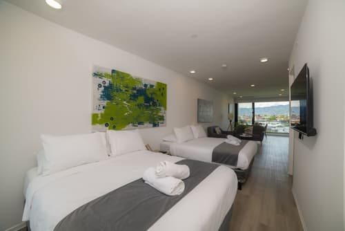 BEE Suites San Jose - Escalante, Room