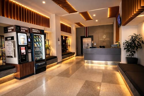 Urban Green Hotel & Suites