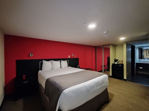 Urban Green Hotel & Suites