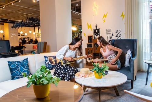 Rove City Walk, Lobby