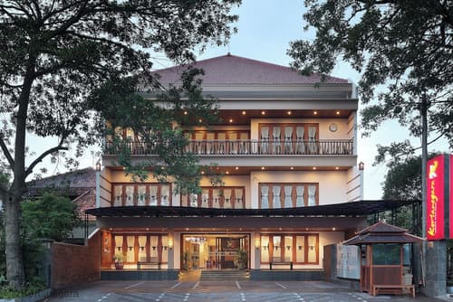 Kertanegara Premium Guest House