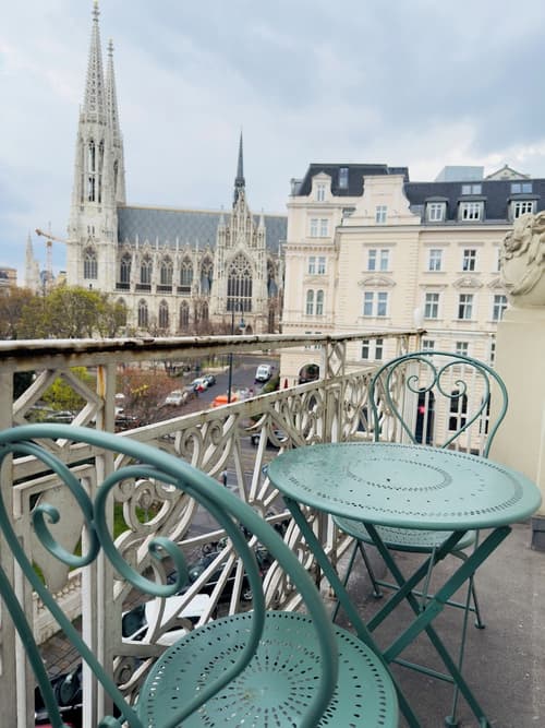 Hotel Pension Baron am Schottentor, Balcony