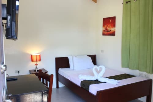 Blue Lagoon Inn & Suites, Room