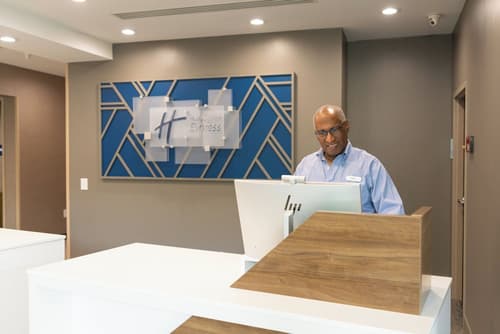 Holiday Inn Express Miami Airport Blue Lagoon Area by IHG, Reception