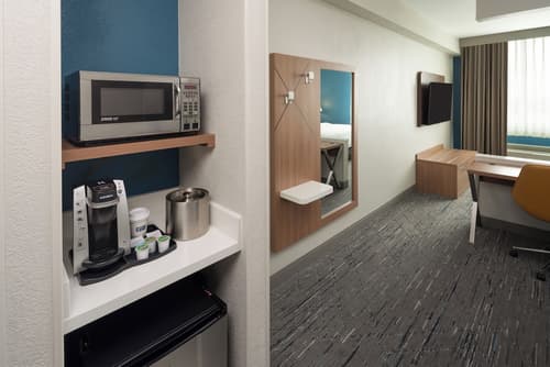 Holiday Inn Express Miami Airport Blue Lagoon Area by IHG, Room