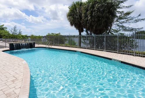 Holiday Inn Express Miami Airport Blue Lagoon Area by IHG, Pool