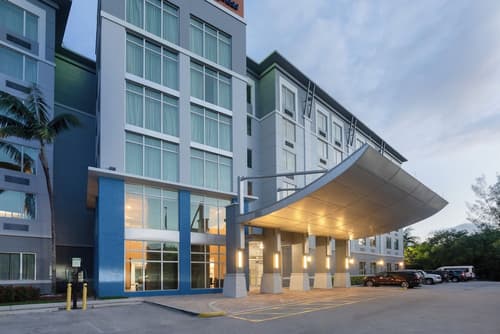 Holiday Inn Express Miami Airport Blue Lagoon Area by IHG, Exterior