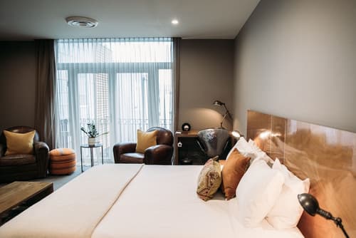 King and Queen Hotel Suites, Room