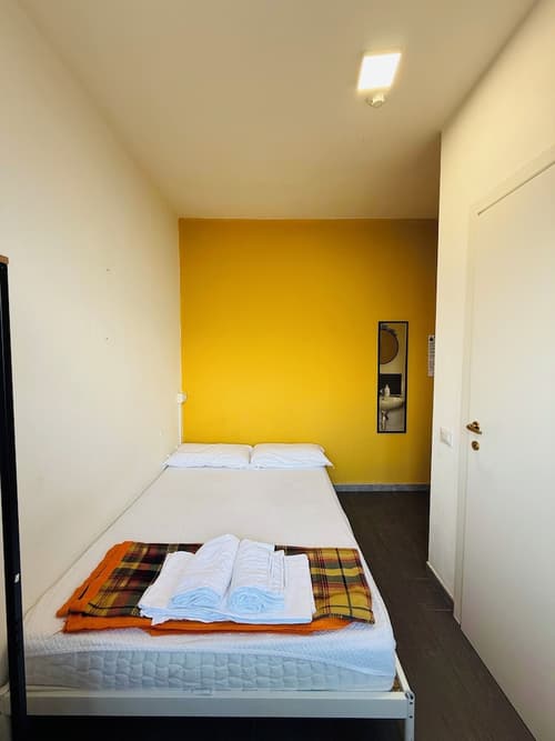 Lake Como Hostel, Room