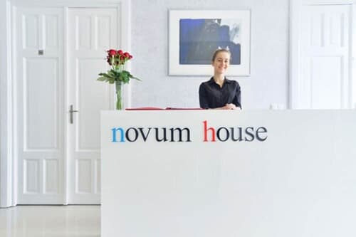 Novum House, Lobby
