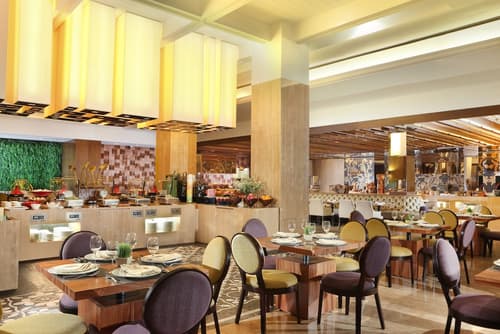 Hotel Tentrem Yogyakarta, Dining