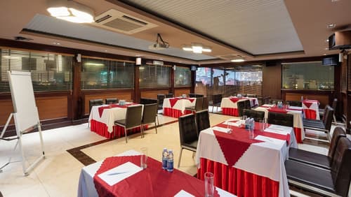 Skylark Hotel, Meeting facility