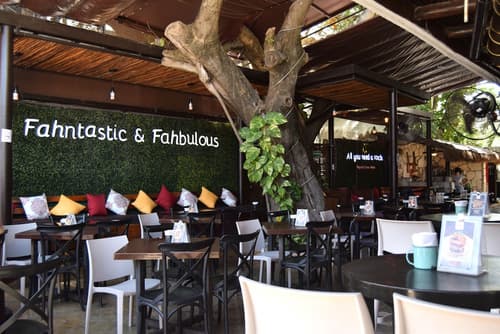 Siesta Fiesta Hotel, Restaurant