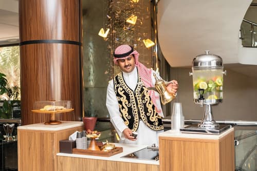 Madareem Hotel, Reception