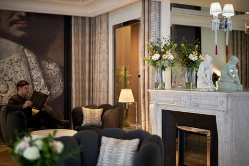 Hôtel Tourisme Avenue, Reception