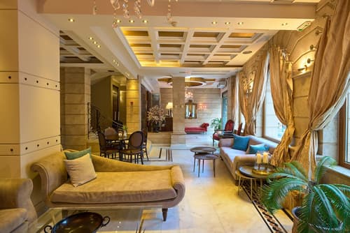 Olympus Mediterranean, Lobby sitting area