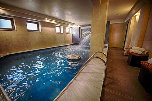 Olympus Mediterranean, Indoor spa tub