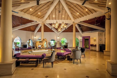 Tangerine Beach Hotel, Lobby