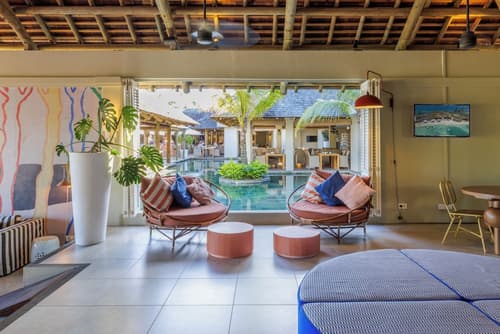 Zilwa Attitude, Lobby