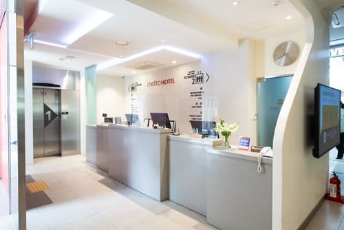 Metro Hotel, Reception